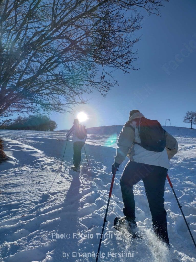 Snowshoes in the Sibillini mountains uphill