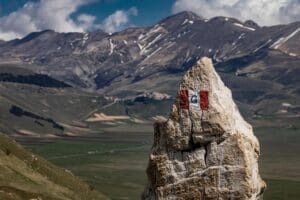 gas road and Italian trail CAI symbol